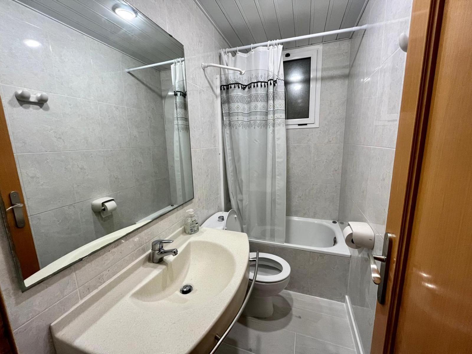Chez Chantal 3 Chambres Au Centre Touristique De Salou Avec Garage Zewnętrze zdjęcie