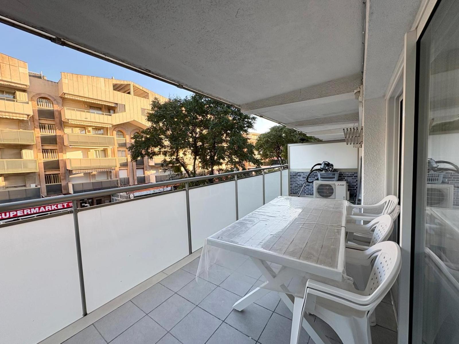 Chez Chantal 3 Chambres Au Centre Touristique De Salou Avec Garage Zewnętrze zdjęcie